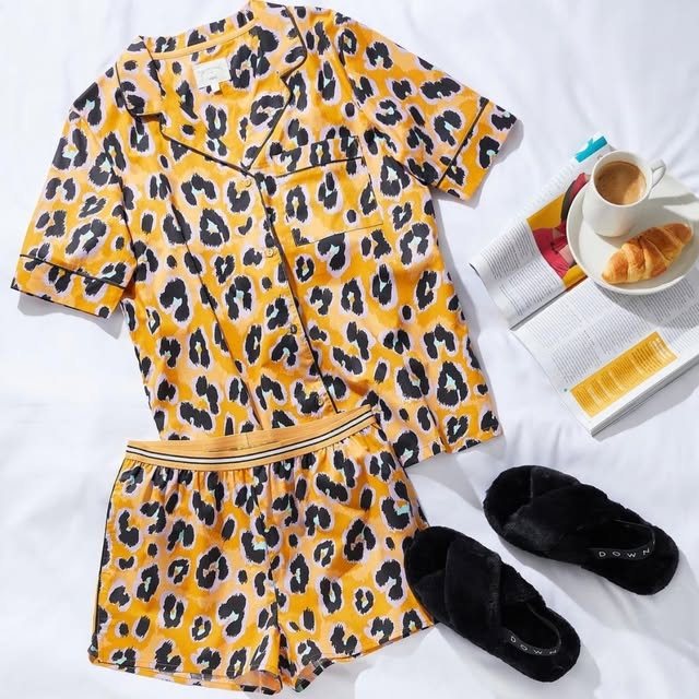 Leopard-print short pyjama set with contrast piping